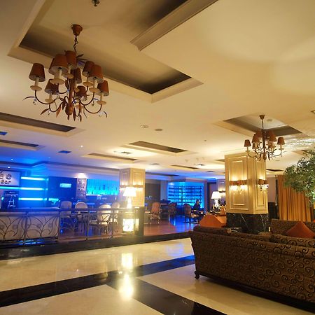 Grand Jatra Hotel Пеканбару Екстериор снимка