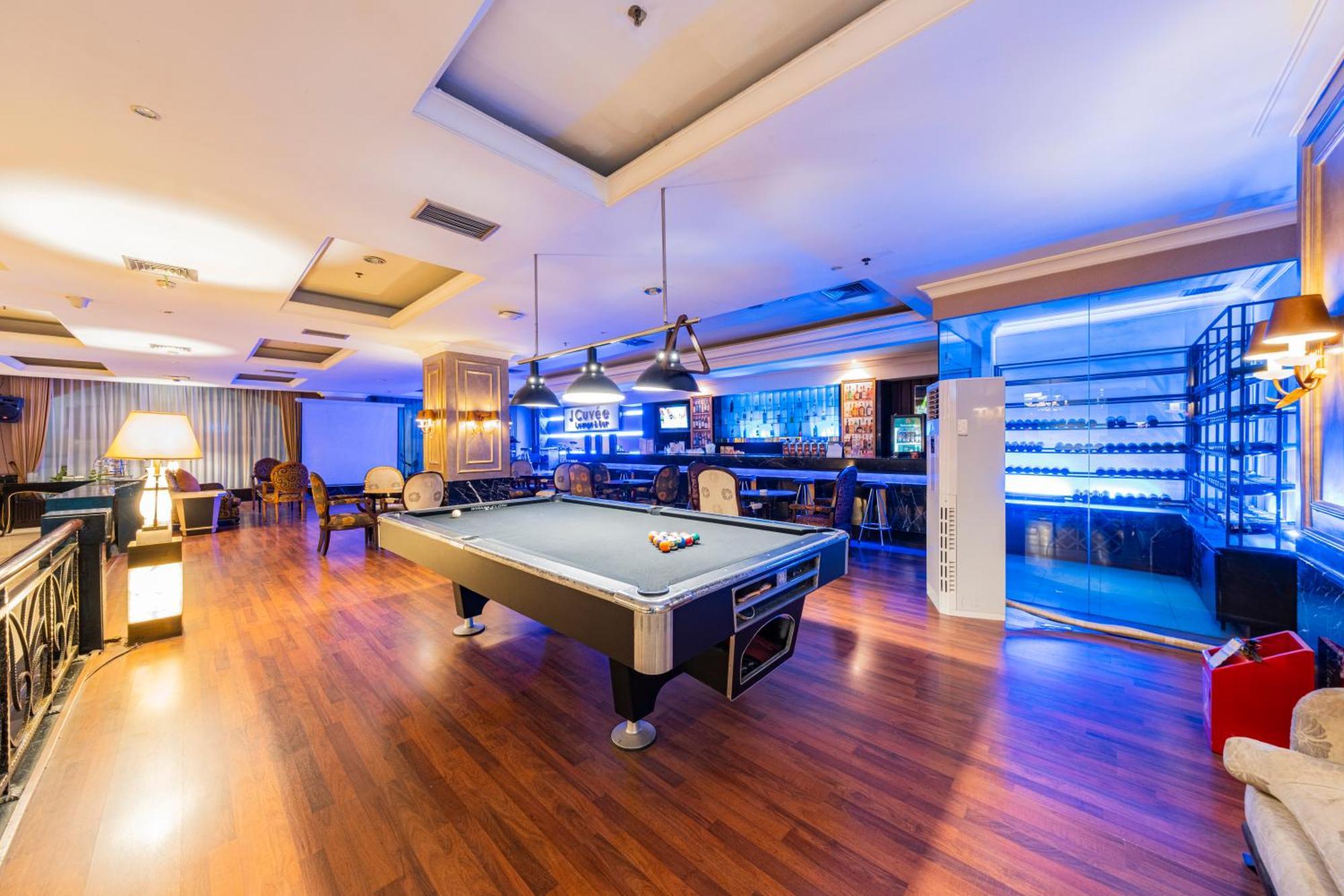 Grand Jatra Hotel Пеканбару Екстериор снимка