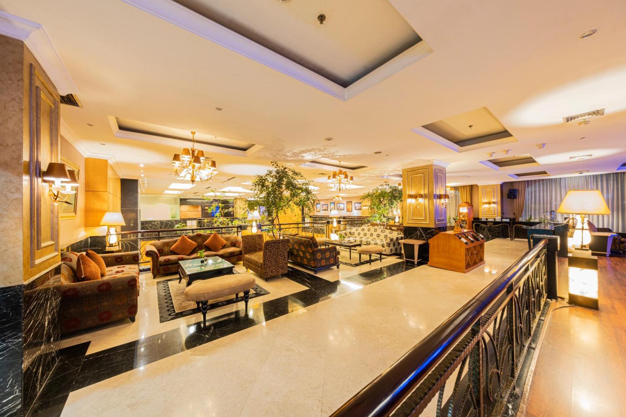 Grand Jatra Hotel Пеканбару Екстериор снимка