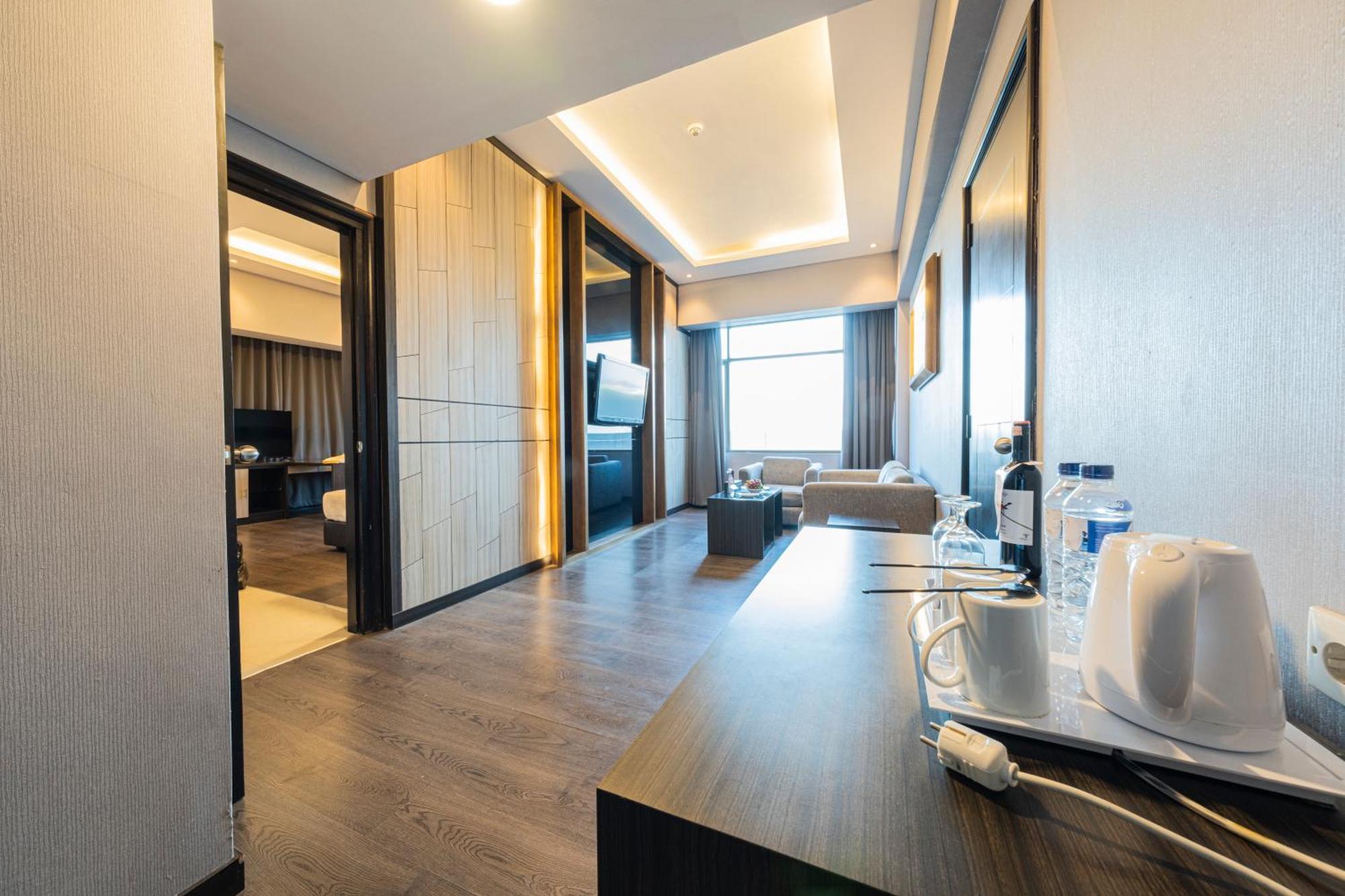 Grand Jatra Hotel Пеканбару Екстериор снимка
