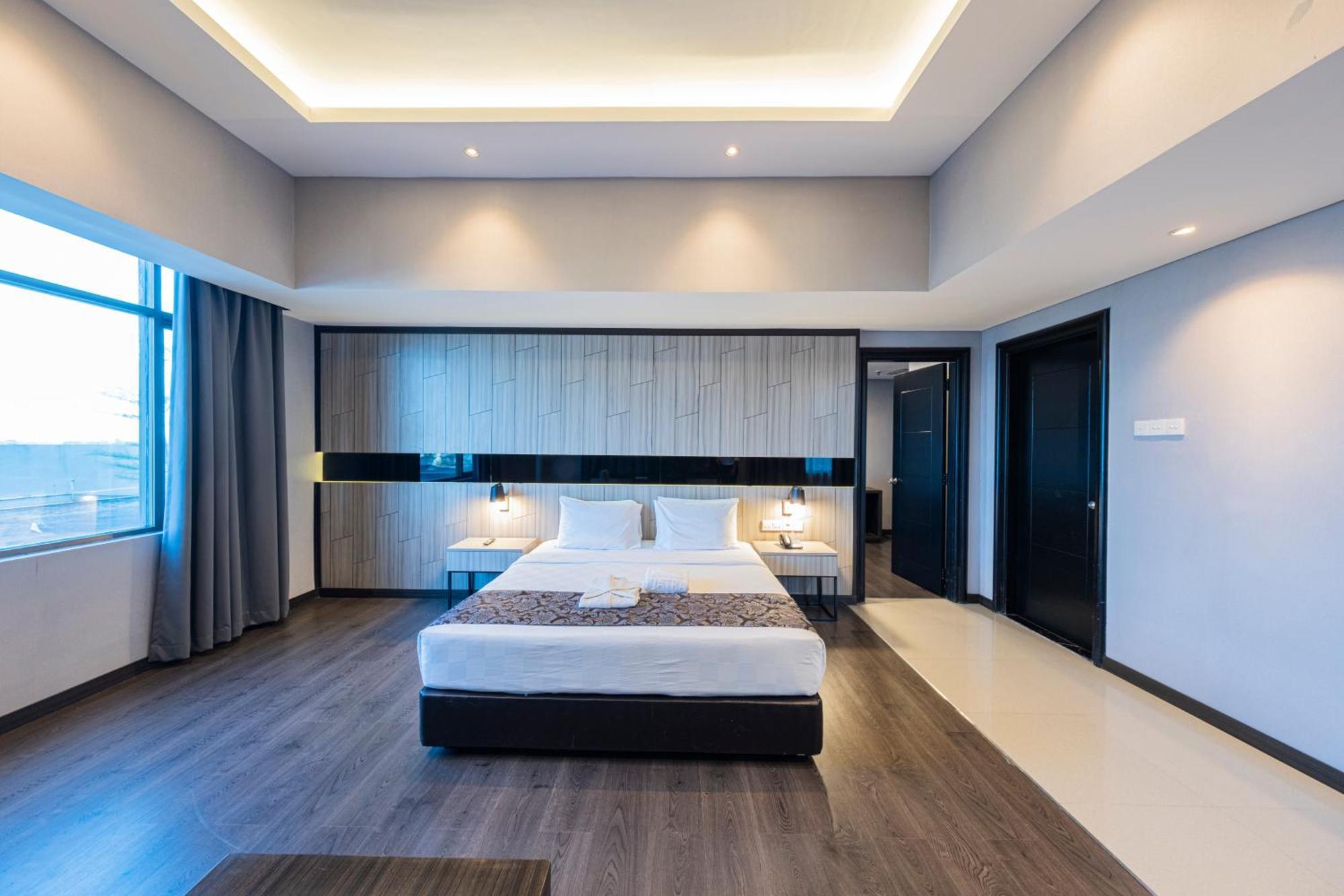 Grand Jatra Hotel Пеканбару Екстериор снимка