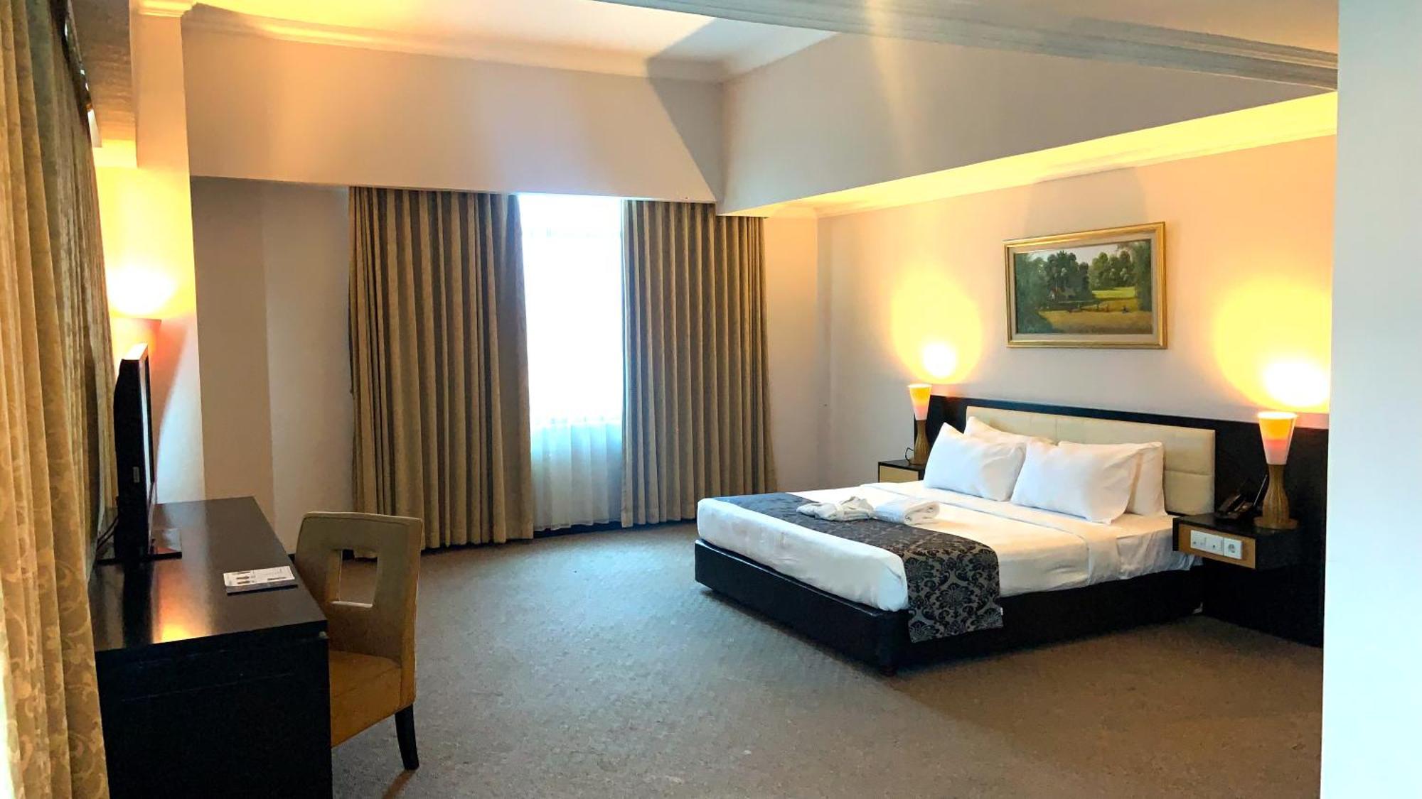 Grand Jatra Hotel Пеканбару Екстериор снимка