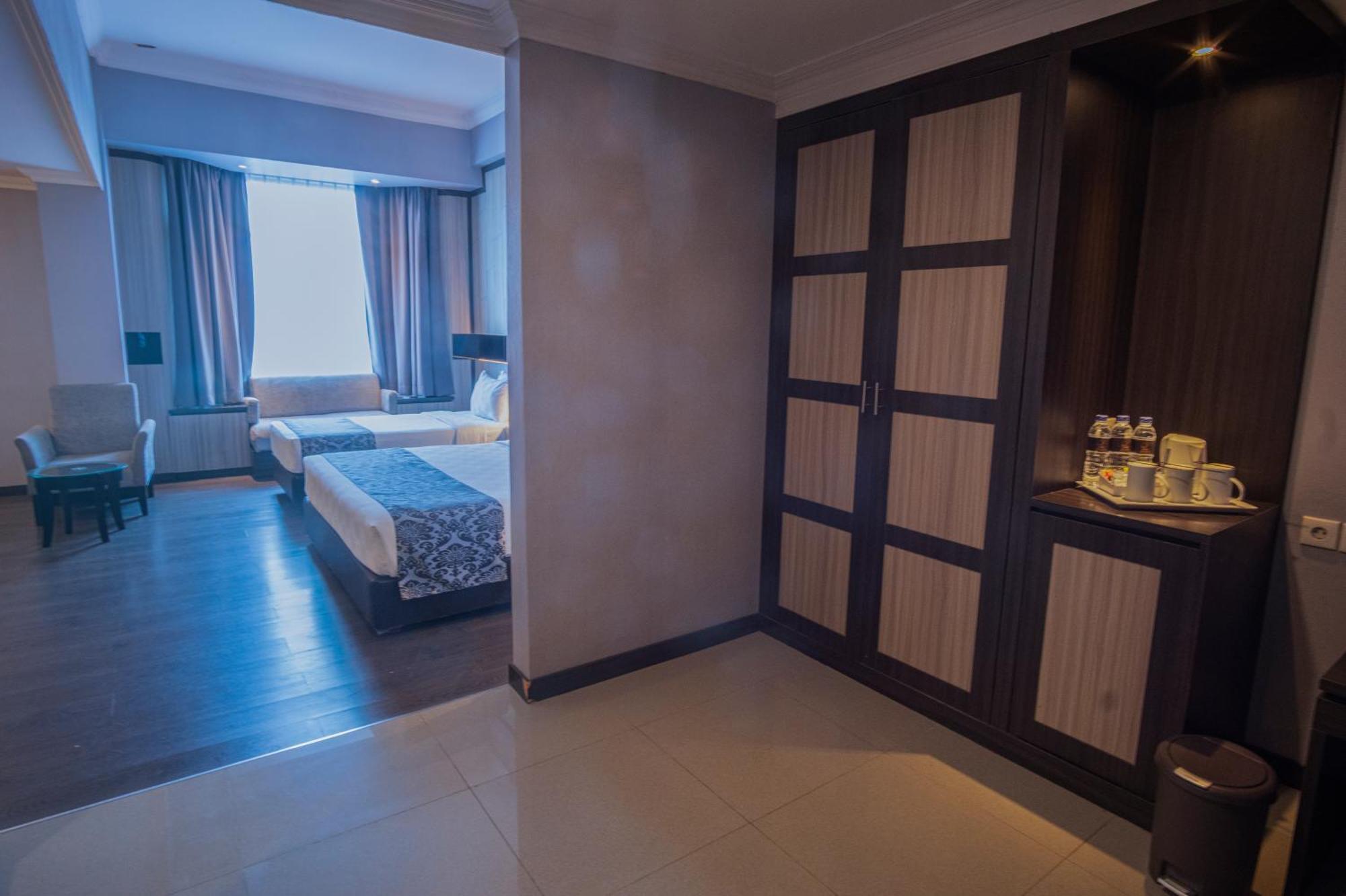 Grand Jatra Hotel Пеканбару Екстериор снимка